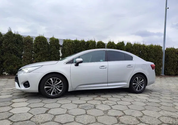 toyota Toyota Avensis cena 40500 przebieg: 233500, rok produkcji 2016 z Pińczów